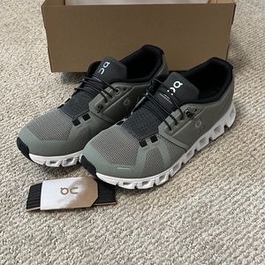 New, never worn  Cloud 5 in Kelp/Shadow.  FREE SHIPPING!